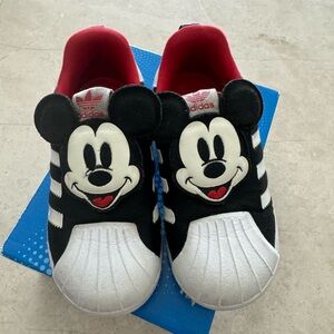 Disney Adidas Mickey sneakers superstar 360